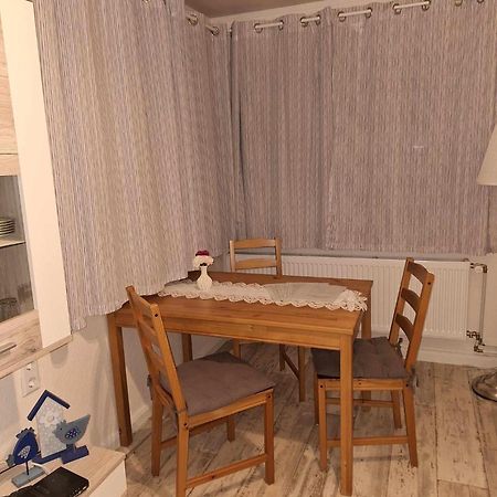Haus Rosi Apartment Lutzerath ภายนอก รูปภาพ