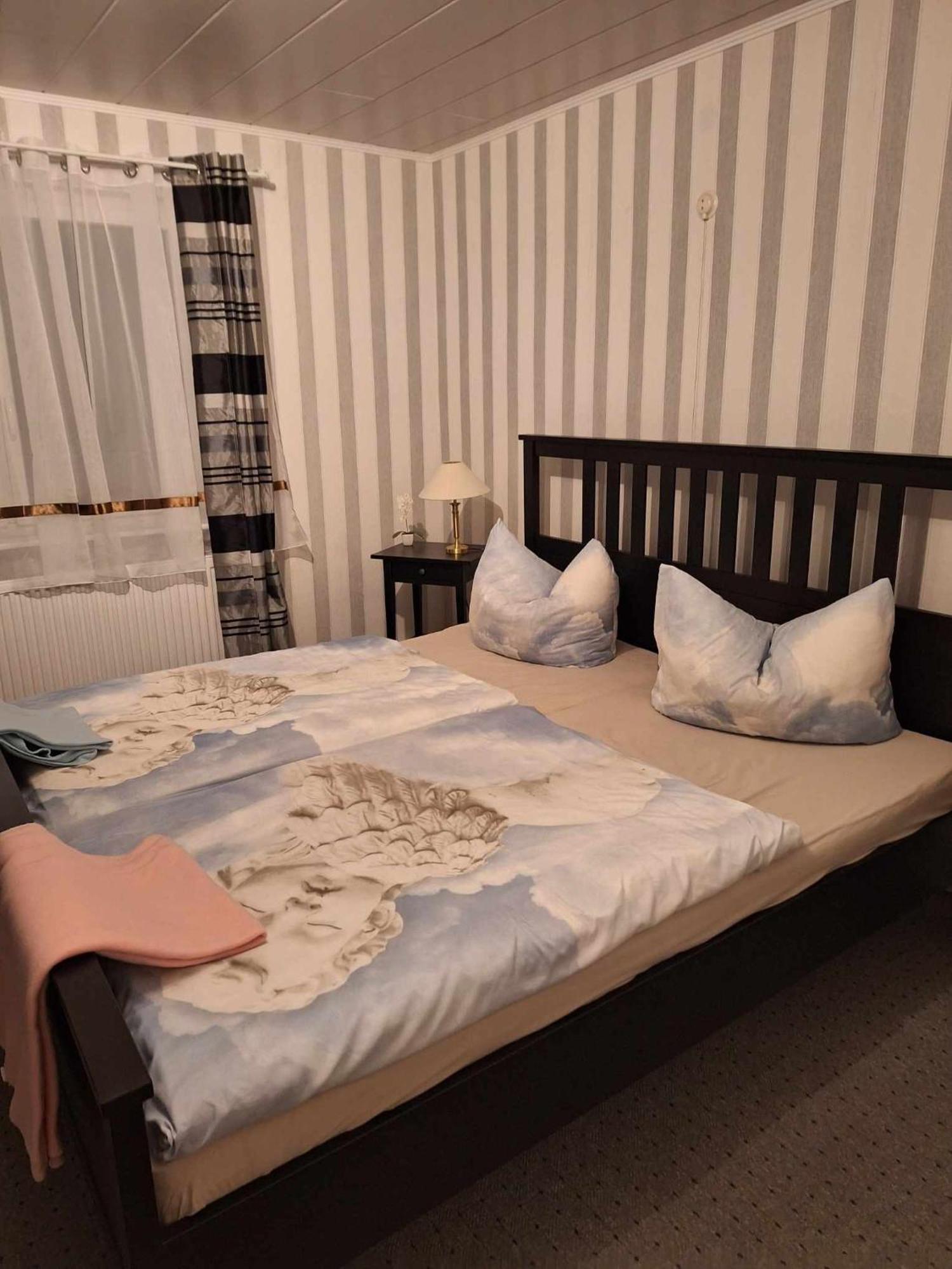Haus Rosi Apartment Lutzerath ภายนอก รูปภาพ